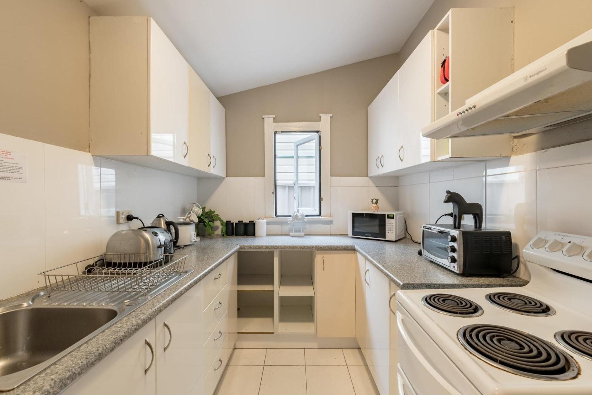 Affittacamere Comfy Ensuite Queen - Nearby Airport *